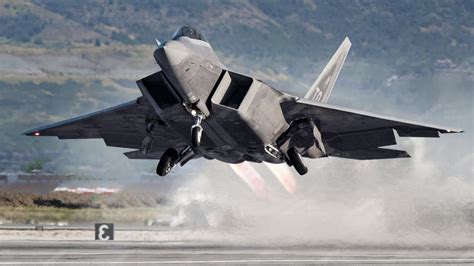 F-22 Raptor takeoff and landing